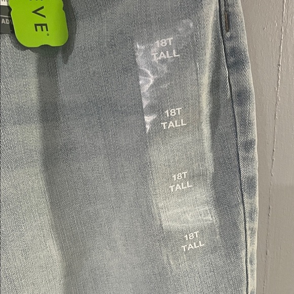 Eddie Bauer Women's Light Wash Straight Leg Jeans Size 18T - Picture 6 of 11